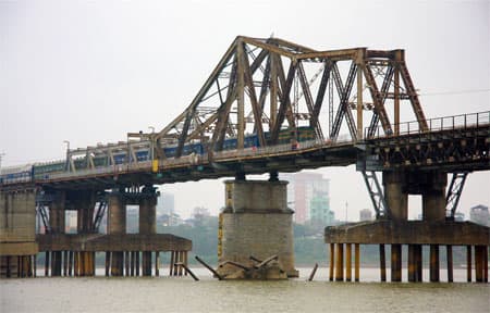 Đừng vì nhu cầu phát triển mà phá hỏng cầu Long Biên