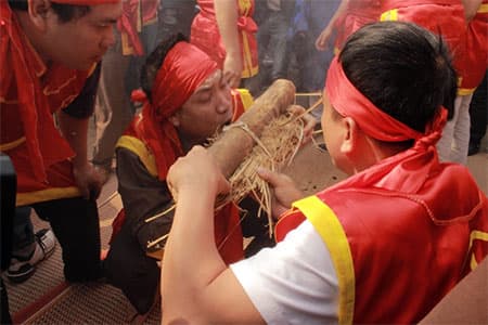 Độc đáo hội thi thổi cơm đình Thị Cấm
