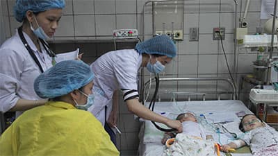 Nặng lòng những bác sĩ trong "tâm sởi"