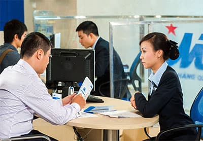 MB cạnh tranh bằng các sản phẩm tiện ích