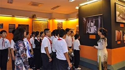 Tăng cường giáo dục, bồi đắp lịch sử truyền thống cho nhân dân
