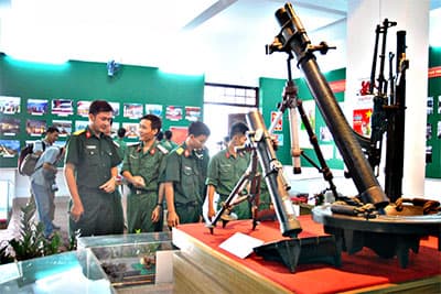 Khai mạc triển lãm "Đại thắng Xuân 1975 – sức mạnh Việt Nam"