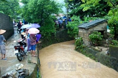 Quảng Ninh: Mưa to, một người bị nước cuốn trôi