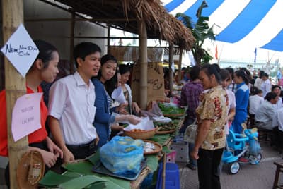 Hội thi chợ quê đậm bản sắc dân tộc