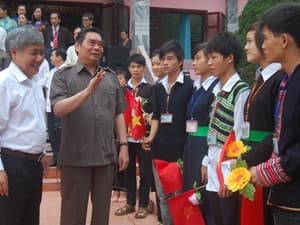 Đồng chí Lê Hồng Anh làm việc với tỉnh Yên Bái