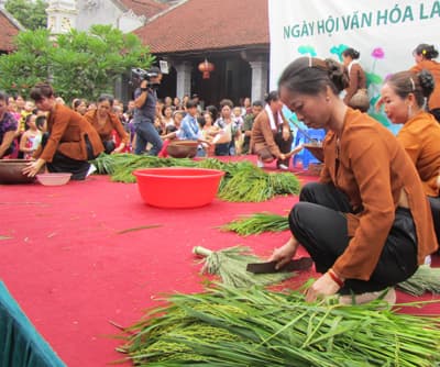 Tái hiện quy trình làm cốm Mễ Trì
