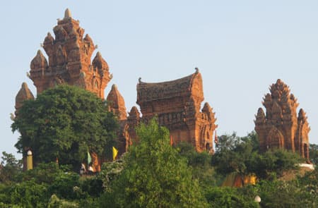 Xây dựng quần thể tháp Chăm tại Hà Nội