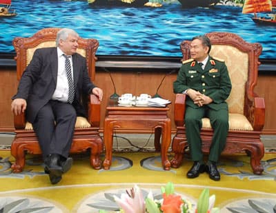 Nâng cao hiệu quả hợp tác kỹ thuật quân sự Việt-Nga