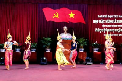 Sân khấu Rô băm trước nguy cơ mai một