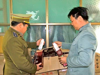 Nóng bỏng buôn lậu biên giới phía Bắc