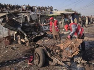 Đánh bom kinh hoàng ở Pakistan làm 17 người chết