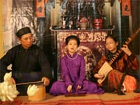 Triển lãm ảnh về trẻ em thời chiến; nghe ca trù, kèn đồng chủ đề “Chào năm mới” tại phố cổ Hà Nội