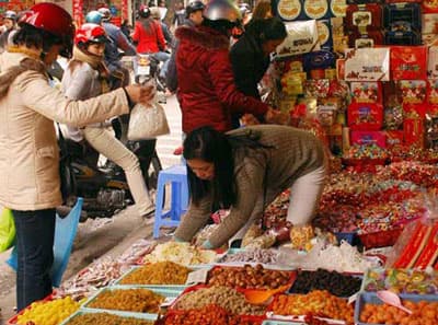 TP Hồ Chí Minh sôi động ngày hội Tung hàng tết 2013