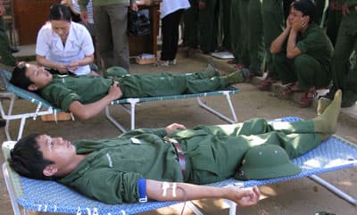 Gần 1.000 người tham gia Lễ phát động toàn dân hiến máu tình nguyện