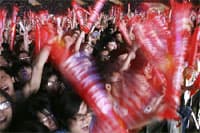 Chen lấn xem MTV Exit biểu diễn; đưa âm nhạc vào bệnh viện