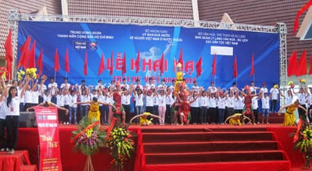 Khai mạc Trại hè Việt Nam 2012 “Về miền đất Đỏ”