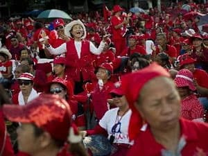 Thái Lan: Phe  "Áo đỏ" dọa tẩy chay phán quyết của Tòa án Hiến pháp