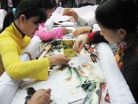 Chuẩn bị khai hội Giỗ tổ nghề thêu 2012