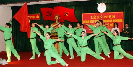 Để thanh niên là những con người văn hóa