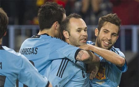 "Virus FIFA" tấn công Barca: Iniesta phải nghỉ 15 ngày