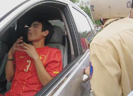 Lộ diện vì “rượu”