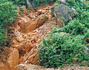 Lở mỏ quặng, ít nhất 17 người tử vong