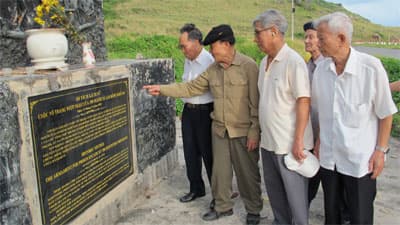 Những người anh hùng bất tử