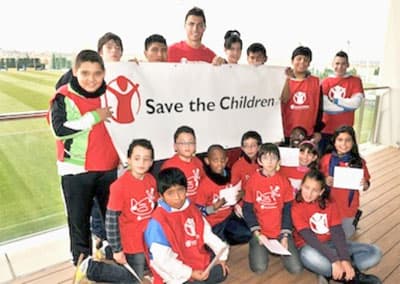 Ronaldo nhận sứ mệnh cứu giúp trẻ em