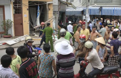 Nghi nổ bình gas, nhiều người bị thương