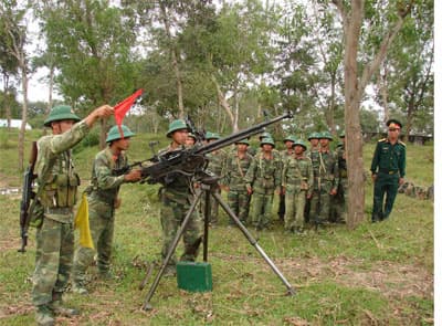 Huấn luyện toàn diện, chuyên sâu, làm chủ vũ khí trang bị
