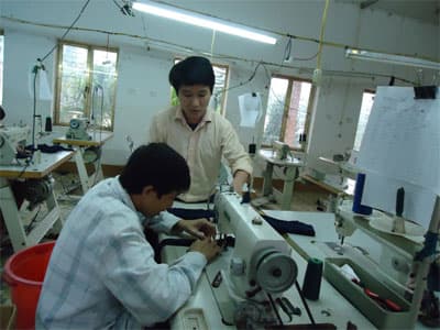 Vượt khó từ đôi chân tật nguyền