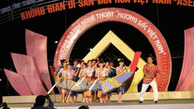 “Hương sắc Việt Nam” trên thành phố Hội An