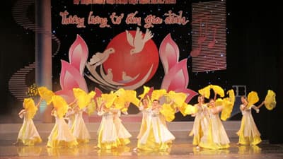 “Thiêng liêng tổ ấm gia đình”