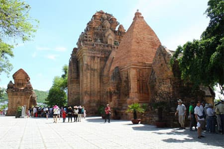 Tháp Bà Ponagar Nha Trang