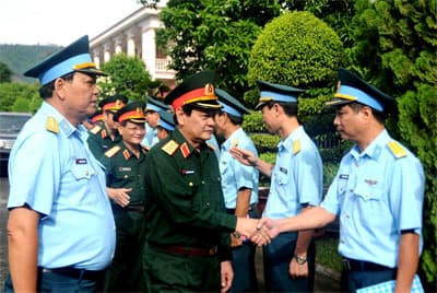 Thượng tướng Nguyễn Thành Cung thăm, làm việc tại Sư đoàn 375 và Nhà máy A32