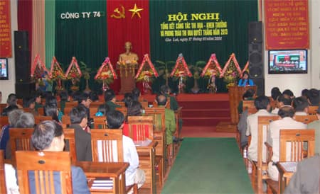 Hơn 200 cán bộ, chiến sĩ, người lao động được khen thưởng