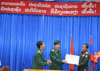Bộ đội Biên phòng Quảng Bình chúc mừng 65 năm ngày thành lập Quân đội Lào