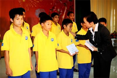 Giao lưu và tặng quà Tết cho trẻ em hoàn cảnh khó khăn tại Đà Nẵng
