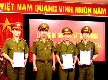 Trao thưởng cho các đơn vị khám phá chuyên án lừa đảo tại Công ty Khải Thái