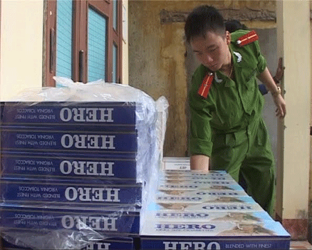 Phát hiện vụ buôn lậu 10.000 nghìn gói thuốc lá