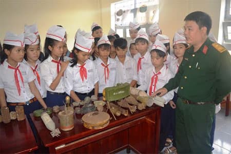 Truyền thông phòng, tránh bom mìn tại Bình Định