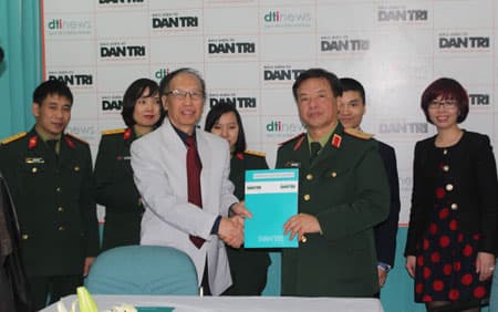 Báo Dân trí ký thỏa thuận sử dụng tác phẩm với Báo Quân đội nhân dân