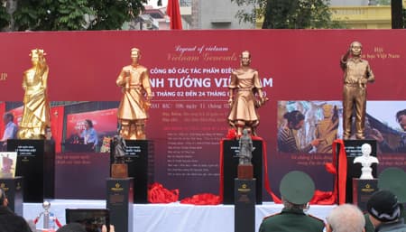 Công bố 4 tác phẩm điêu khắc "Danh tướng Việt Nam"