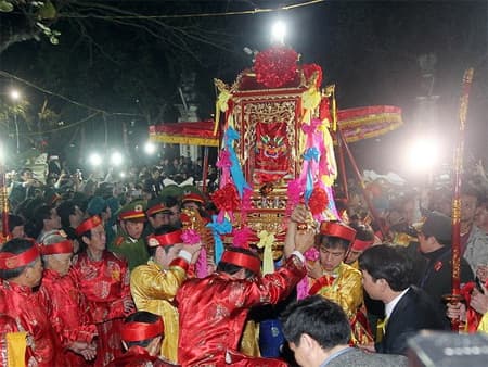 Nghi lễ "rước nước, tế cá" trong lễ hội đầu Xuân ở đền Trần, Nam Định