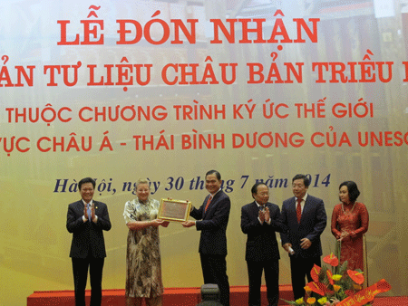 Đón bằng di sản tư liệu Châu bản triều Nguyễn