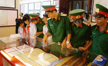 Triển lãm bản đồ và tư liệu về chủ quyền Hoàng Sa - Trường Sa của Việt Nam