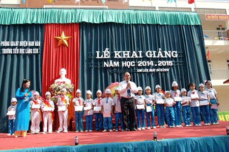 Các đồng chí lãnh đạo Đảng, Nhà nước dự khai giảng năm học mới 2014- 2015