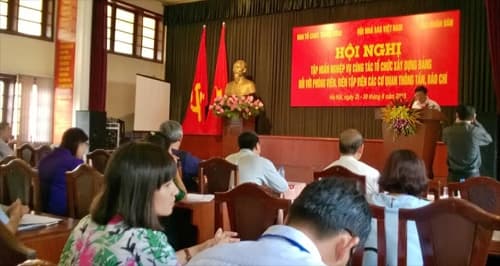 Tập huấn, bồi dưỡng kiến thức xây dựng Đảng cho cán bộ, phóng viên