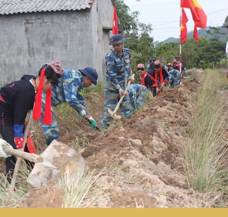 Bài 1: Xung kích giúp địa phương vượt khó