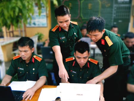 Cán bộ đại đội giỏi toàn diện